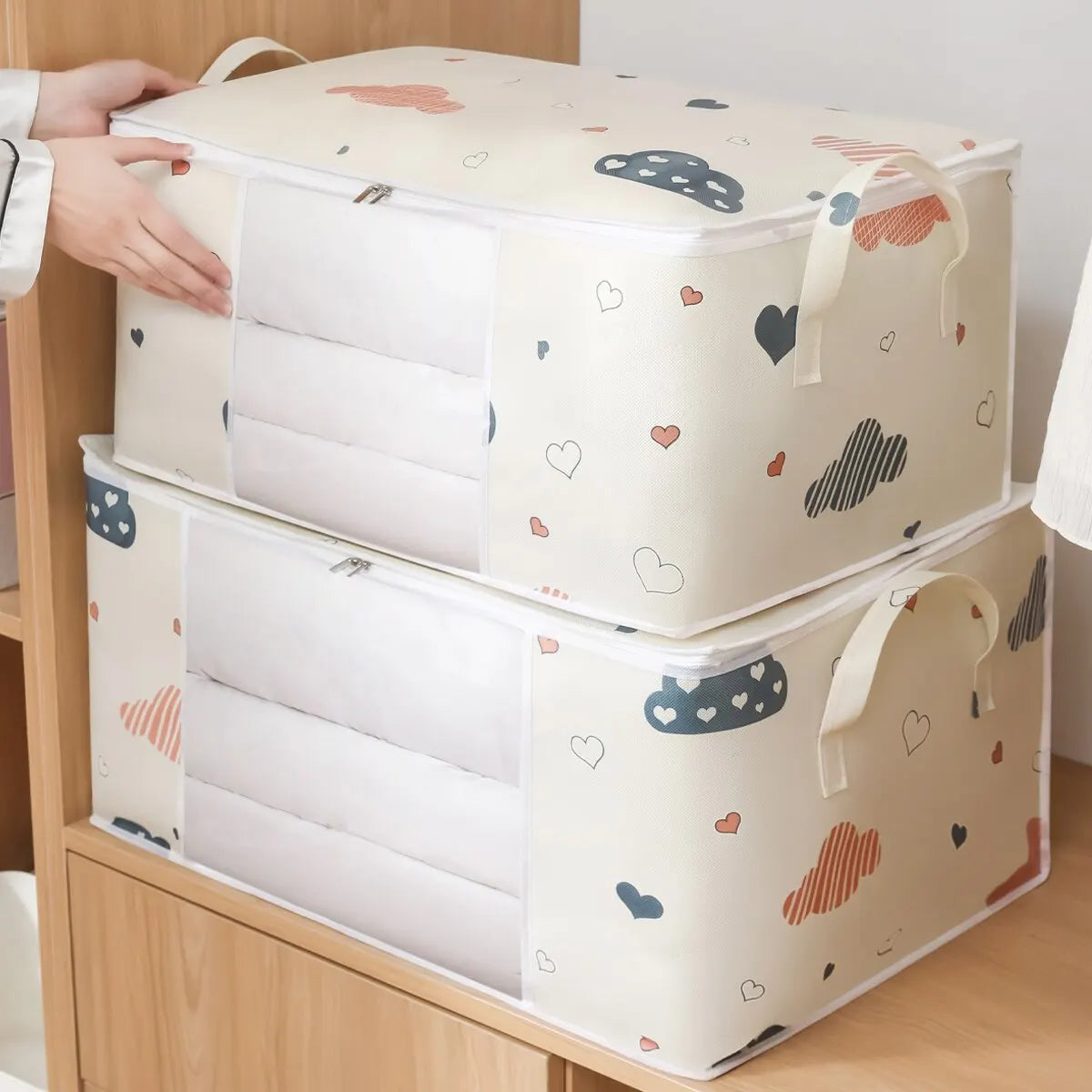 Storage bag for clothes and duvets